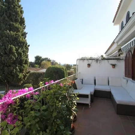 Spacious Townhouse By The Beach Nyaraló Estepona