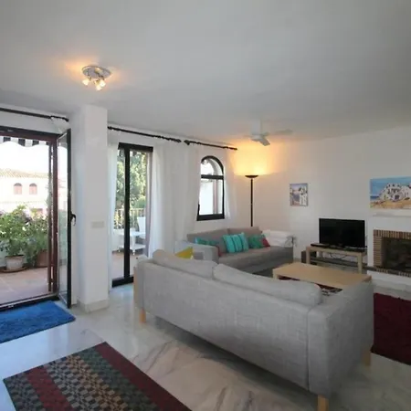 Spacious Townhouse By The Beach Estepona